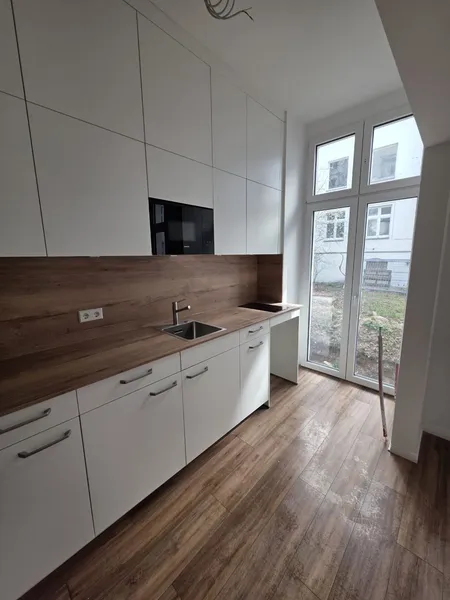 Kleine modernisierte 1Z Altbauwohnung mit Einbauküche im HP — photo 1